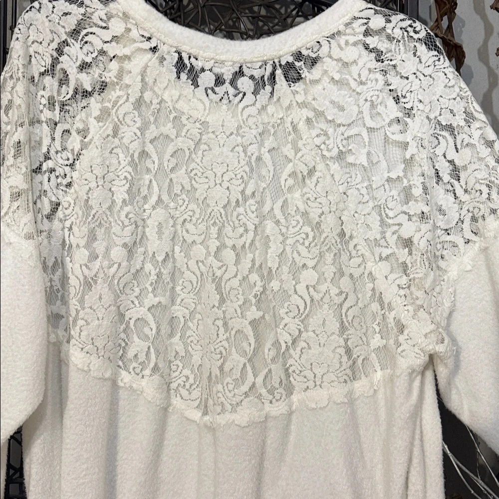 Eyeshadow Winter White Lace Back Knit Top 2X Cozy Boho Sweatshirt Style.